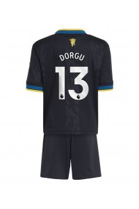 Manchester United Patrick Dorgu #13 Babytruitje 3e tenue Kind 2025-26 Korte Mouw (+ Korte broeken)